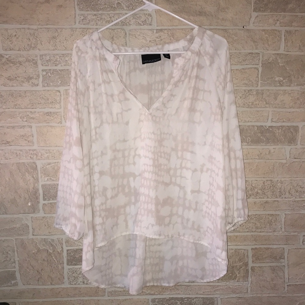 ✅Cynthia Rowley Open V Neck Blouse
